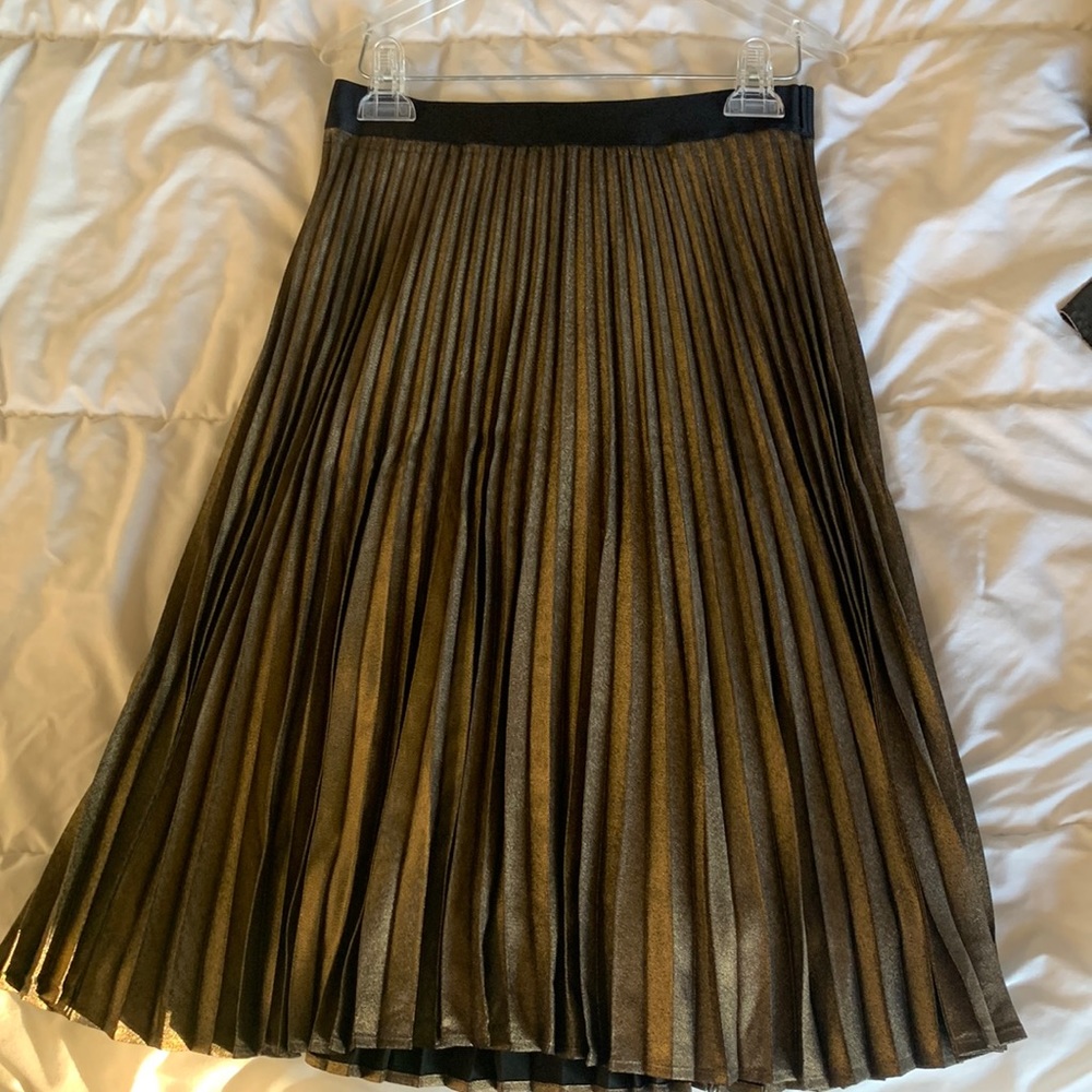 Express XS gold black pleated skirt NWT